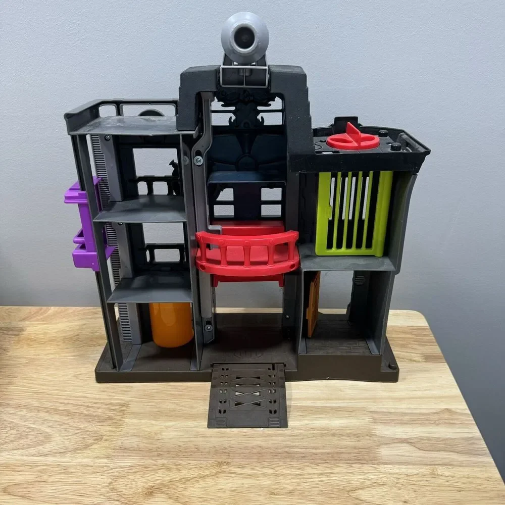 Imaginext DC Batman Crime Alley Gotham City Jail Action‎ Figure Diorama Playset